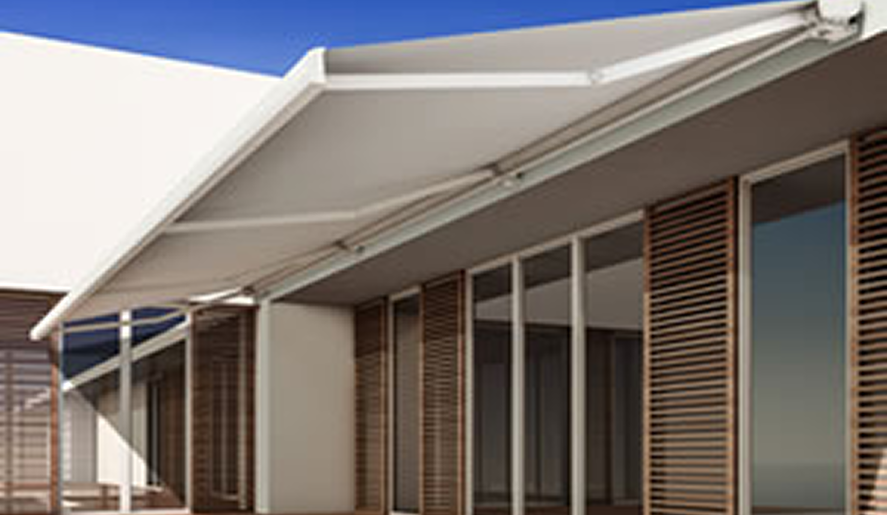 Installation de store – Yann Home Concept, expert menuiseries extérieures-1