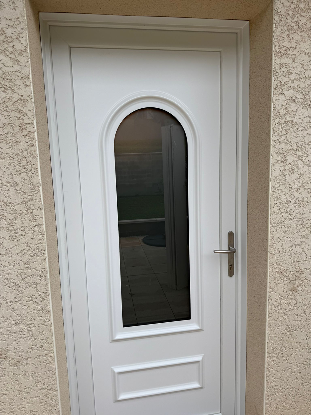 Porte-fenêtre coulissante à Dommartin – modèle aluminium posé par Yann Home Concept-11